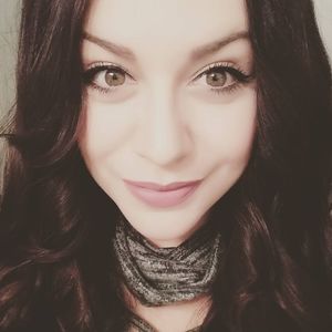 Meet your Posher, Iris